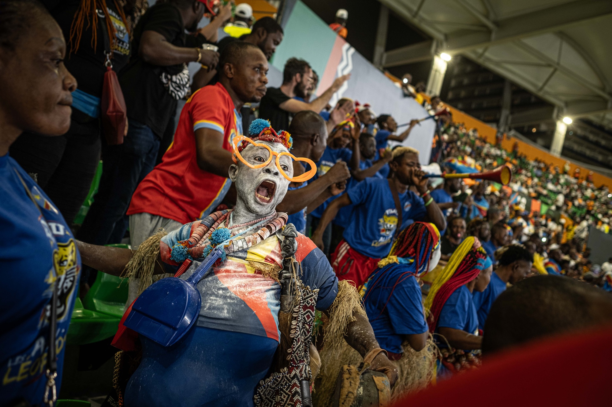 Football fan at all costs